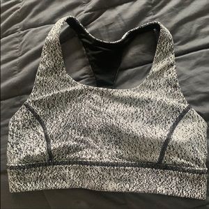 Lululemon sports bra